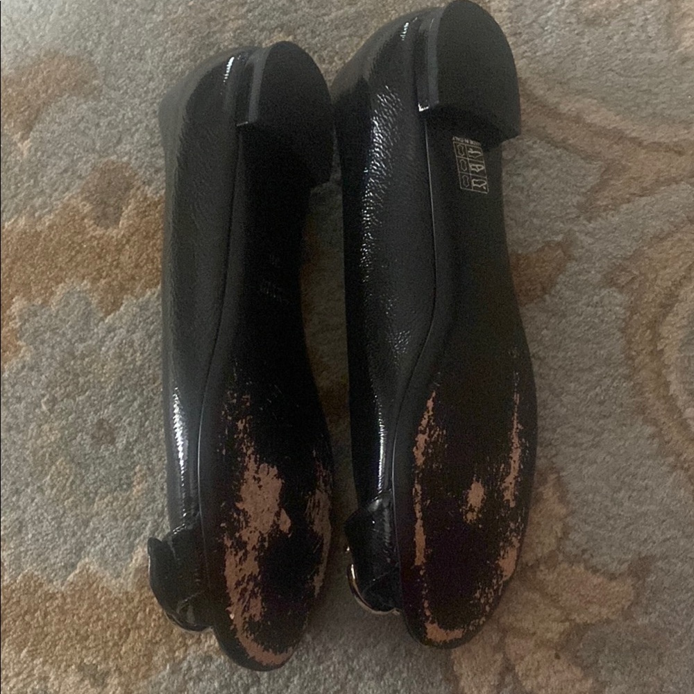GUCCI Women's Black Flats with Gold Accent size 7 $ $150 - Picture 2 of 6